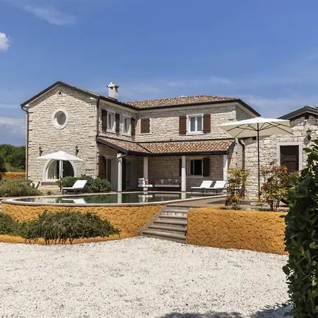 Villa Lux. Ema